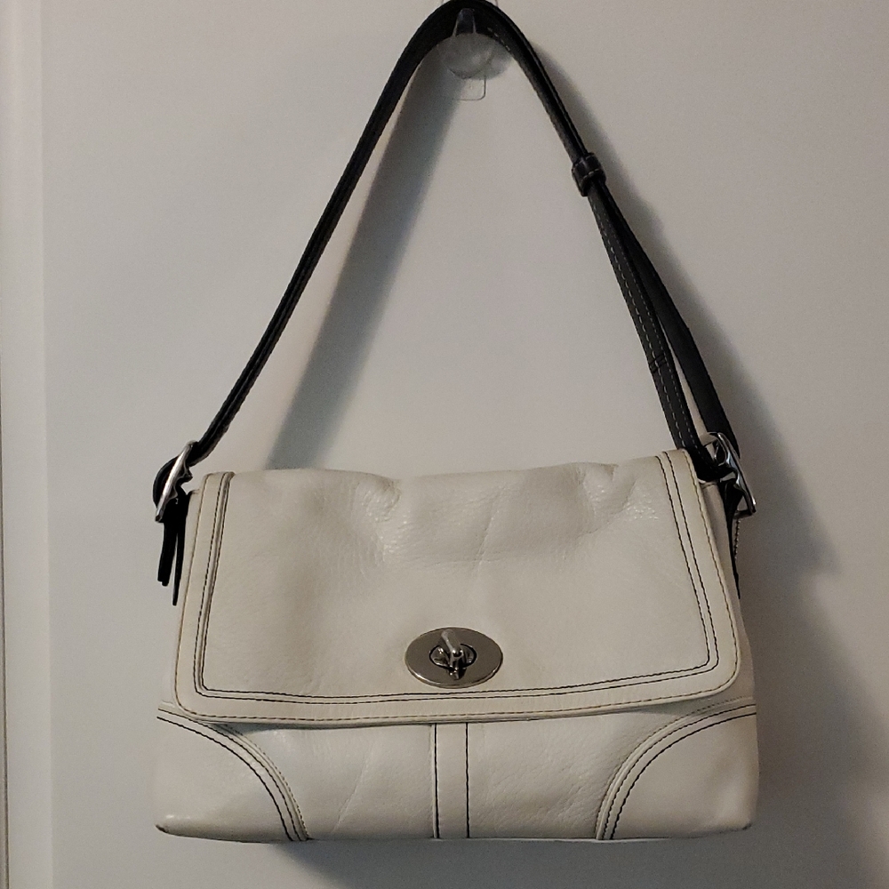 Coach Chelsea Chalk Leather Turnlock Shoulder Bag F13085 - Picture 2 of 11